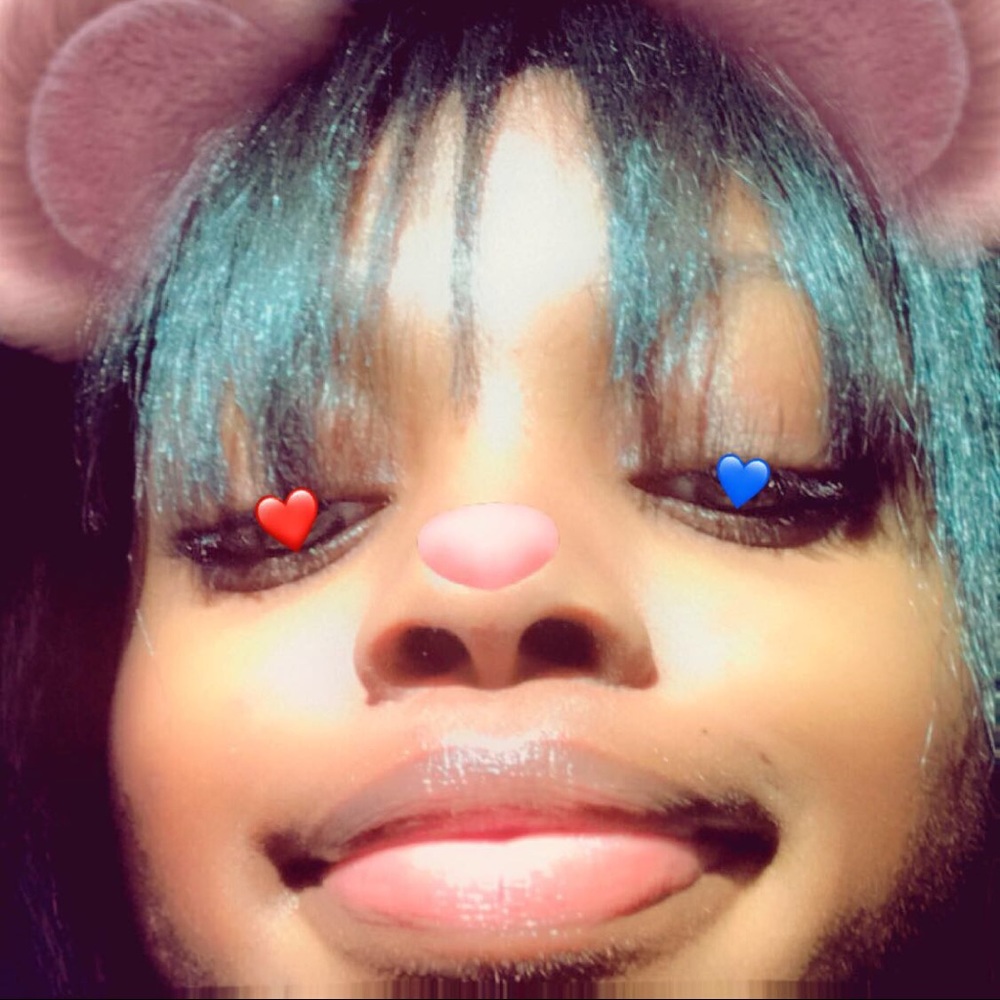 Hi I'm Sassie 🤪 I like to sell nice thing 😁
